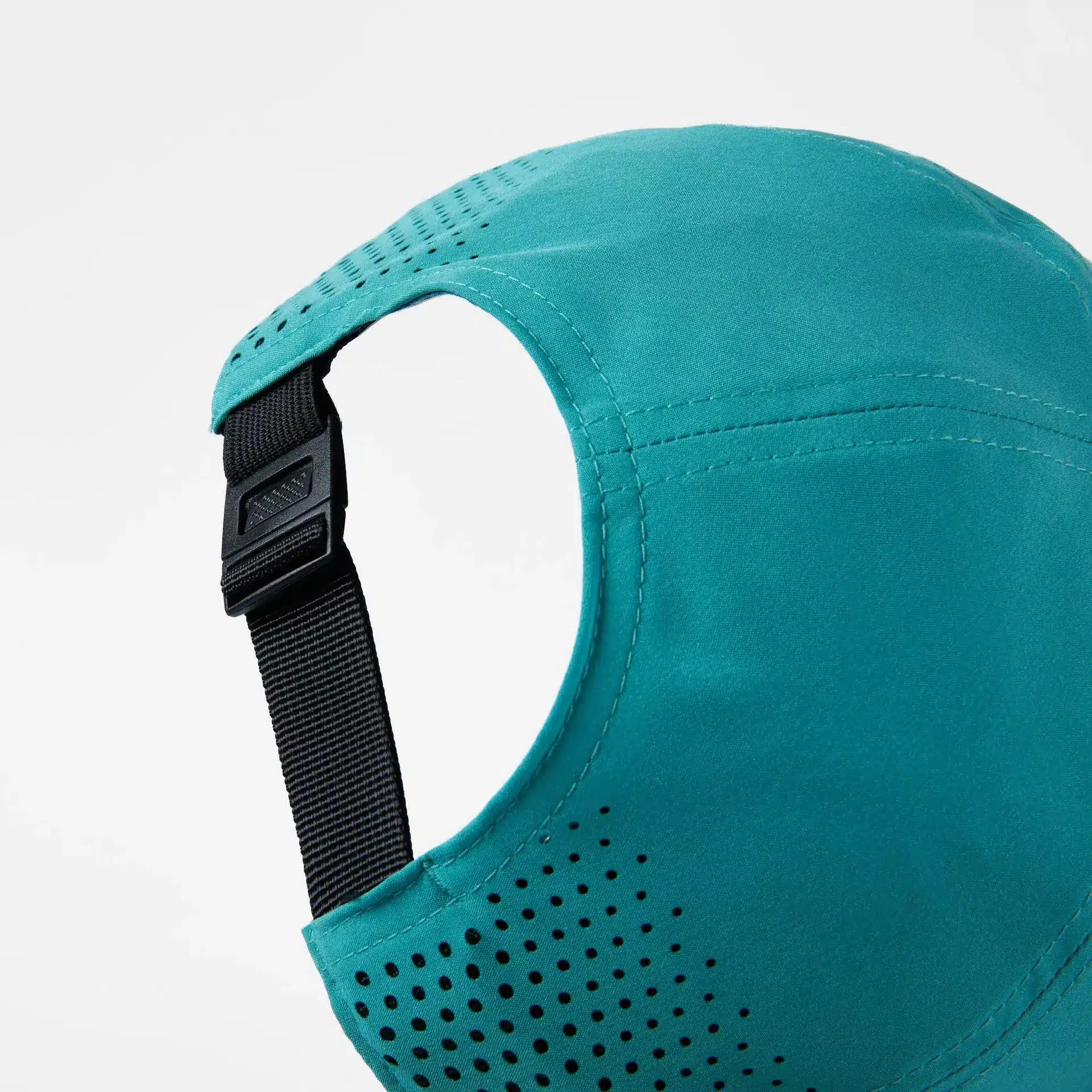 Nylon webbing clip buckle on 5-panel hat